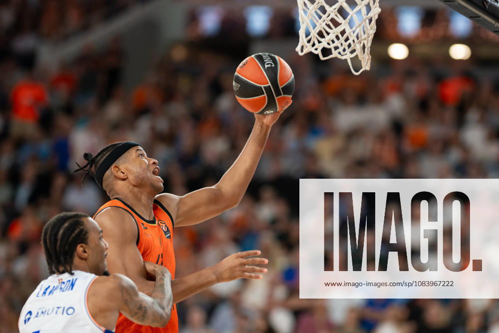 EuroLeague Round 2 match between Valencia Basket and of Kosner Baskonia Vitoria Gasteiz Jasiel Rivero of Valencia Basket seen in action during the EuroLeague Round 2 match between Valencia Basket and of Kosner Baskonia Vitoria Gasteiz at Roig Arena , (Valencia ) on September 29, 2025.