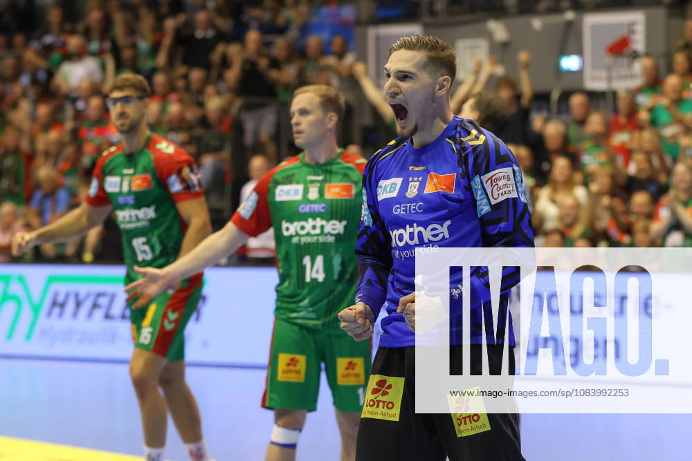Handball Opel HBL, SC Magdeburg - THW Kiel, v.l. Dominik Kuzmanovic (Magdeburg, 1) Jubelt ueber gehaltenen Ball, abgewehrt, gehalten, Torhueter Magdeburg