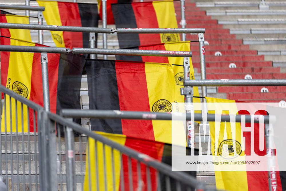 Fussball: UEFA Nations League 2026 - 2027, 3. Spieltag - Deutschland vs Serbien - Allianz-Arena (München) : Fahnen