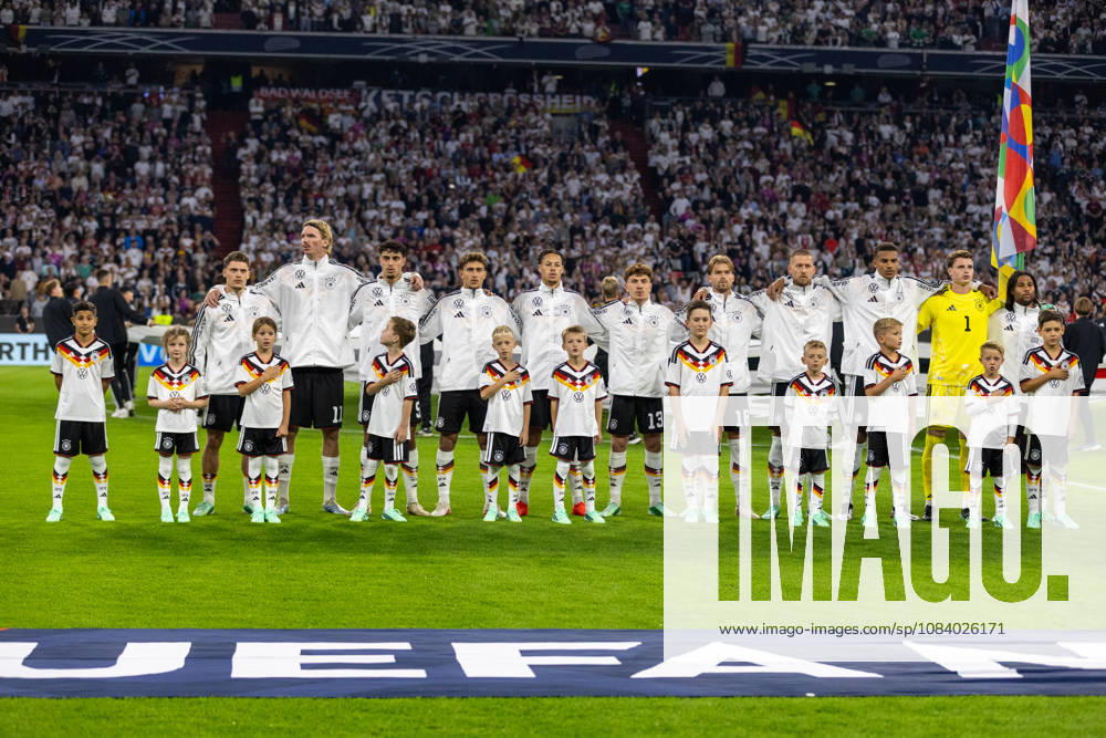 Fussball: UEFA Nations League 2026 - 2027, 3. Spieltag - Deutschland vs Serbien - Allianz-Arena (München) : Mannschaftsfoto, Totale