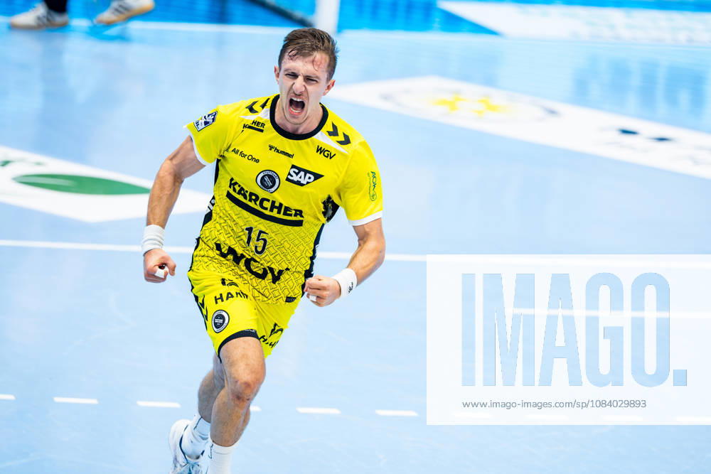 GER, Handball, Maenner, Saison 26 27, Opel 1.Bl, 7.Spieltag, ThSV Eisenach - TVB Stuttgart Simone Mengon (TVB Stuttgart) 99817 Eisenach Werner-Assmann-Halle Am Sportp Thueringen Deutschland