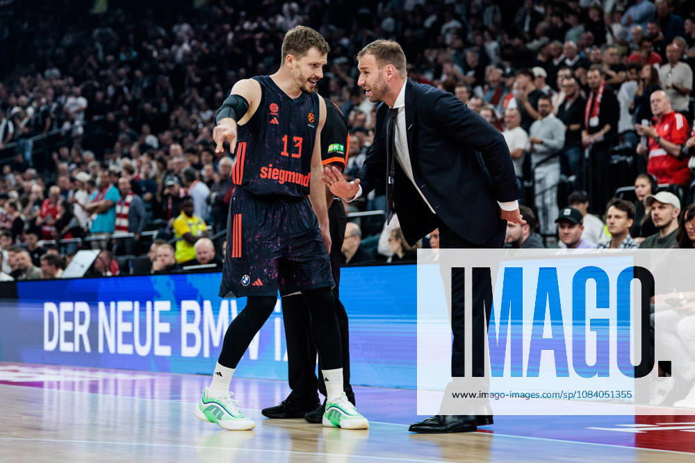 Andreas Andi Obst (FC Bayern Muenchen, 13) talking to Anton Gavel (Headcoach FC Bayern Muenchen) during the Turkish Airlines EuroLeague match between FC Bayern Muenchen vs. Partizan Mozzart Bet Belgrade at SAP Garden on round 3 of Turkish Airlines EuroLeague on October 02, 2026 in Munich, Germany. Bavaria Germany