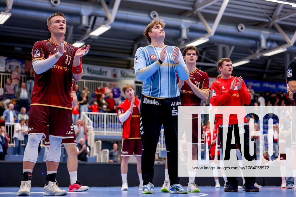 6. Spieltag der 2. Handball-Bundesliga, TuSEM Essen - SC DHfK Leipzig. Enttäuschte Gesichter nach der Niederlage gegen leipzig. Max Neuhaus (TUSEM Essen 37) Finn Knaack (TUSEM Essen 12) Felix Eißing (TUSEM Essen 21) NRW Deutschland