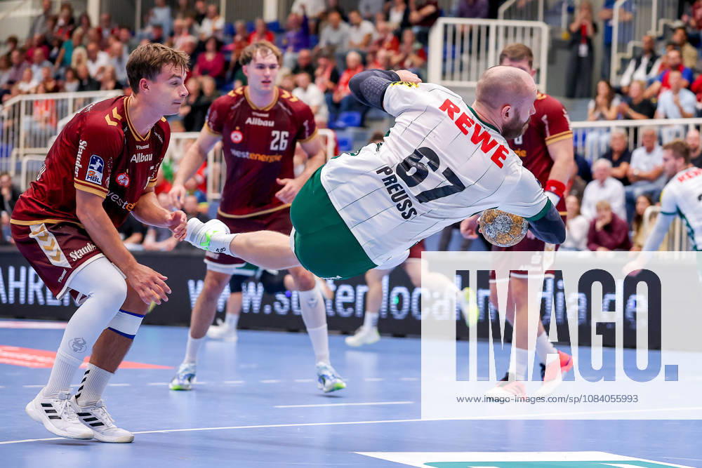 6. Spieltag der 2. Handball-Bundesliga, TuSEM Essen - SC DHfK Leipzig. Moritz Preuss (SC DHFK Leipzig 67) wirft den Ball auf das Tor NRW Deutschland