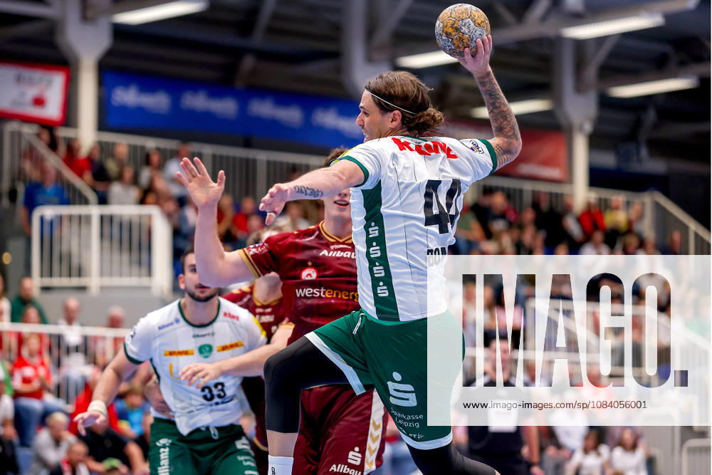 6. Spieltag der 2. Handball-Bundesliga, TuSEM Essen - SC DHfK Leipzig. Dean Bombac (SC DHFK Leipzig 44) wirft den Ball auf das Tor NRW Deutschland