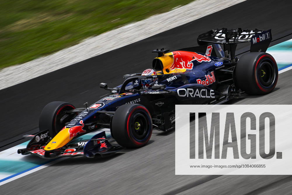 F1 - BAHRAIN GRAND PRIX IN MALAYSIA 2026 03 VERSTAPPEN Max (nld), Red Bull Racing Ford RB22, action during the 2026 Formula 1 Bahrain Grand Prix in Malaysia, 16th round of the 2026 Formula One World Championship, WM, Weltmeisterschaft from October 2 to 4, 2026 on the Sepang International Circuit, in Sepang, Malaysia - SepangMalaysia