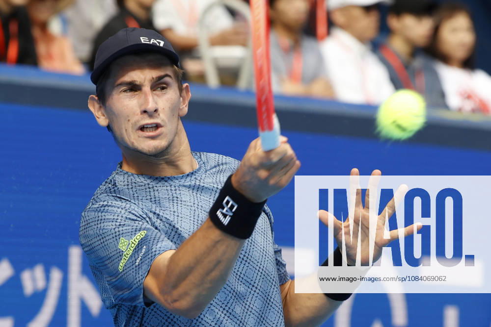 Matteo Arnaldi (Italy) returns a shot against Carlos Alcaraz (Spain) during their Round of 16 match at the Kinoshita Group Japan Open Tennis Championships at Ariake Colosseum in Tokyo. The tournament runs from September 29 to October 6. Alcaraz won 7-6(6), 6-1. Tokyo Japan - ZUMAm191 20261003_aap_m191_049