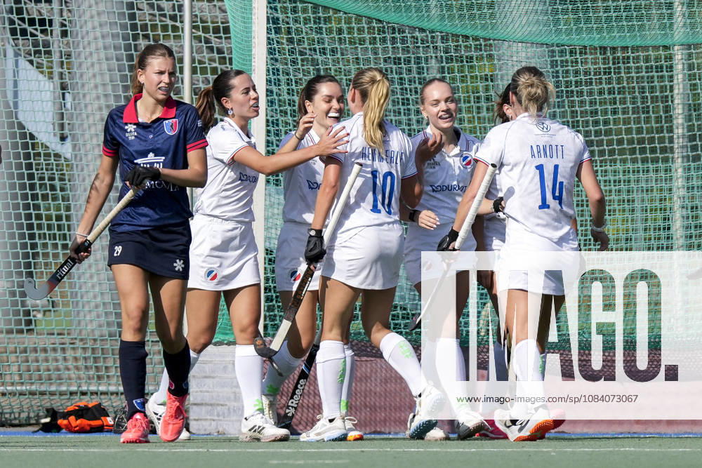 Spielerinnen vom Mannheimer HC (MHC), jubeln über das Tor zum 1:0, Jubel, Torjubel, Torerfolg, celebrate the goal, goal, celebration, jubelt ueber das Tor, Freuen, Freude, freut sich, optimistisch, positiv, Spielszene, Highlight, Action, Aktion, 03.10.2026, Mannheim (Deutschland), Hockey, 1. Bundesliga, Damen, Mannheimer HC - Berliner HC