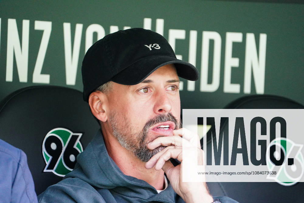 Deutschland: Fussball Testspiel Vereine 2026 2027, Freundschaftsspiel - Hannover 96 vs SC Verl - Heinz von Heiden Arena (Hannover): Portraitfoto, Portrait, Einzelaufnahme, Porträt Sandro Wagner (Trainer Hannover 96)