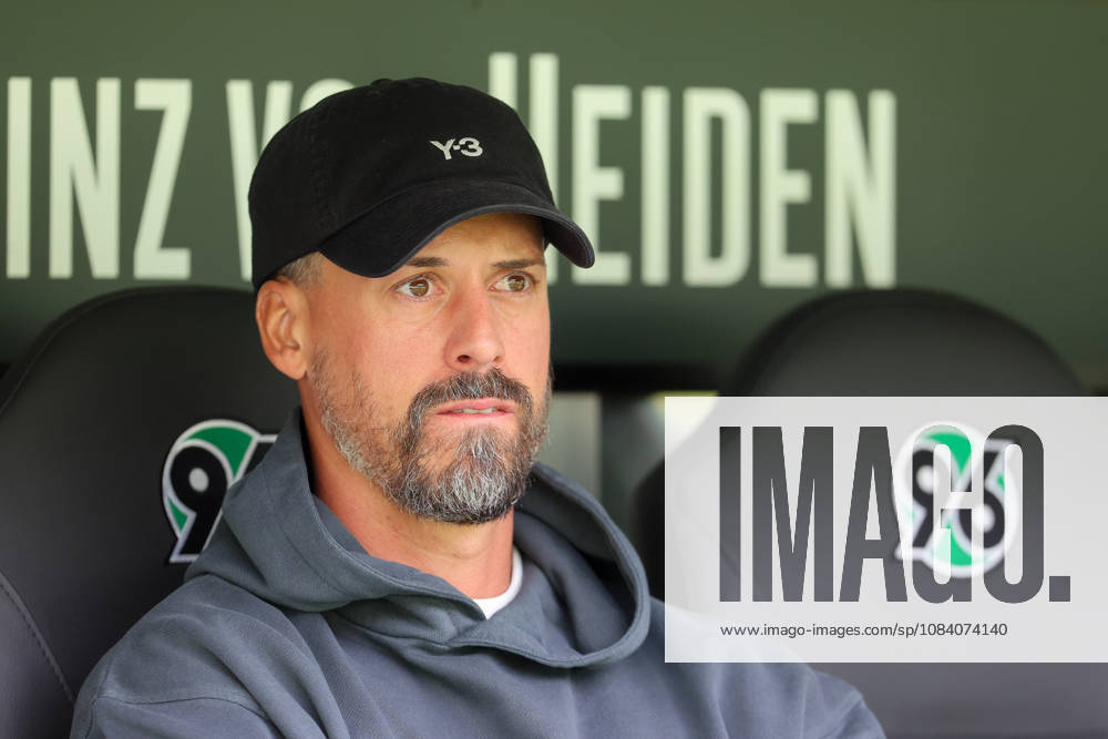 Fussball Testspiel, Hannover 96 - SC Verl, v.l. Sandro Wagner (Hannover, Trainer) Portrait, Portraet, Einzelbild Hannover