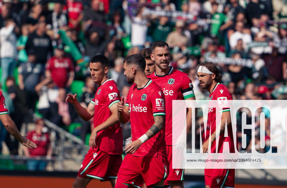Deutschland: Fussball Testspiel Vereine 2026 2027, Freundschaftsspiel - Hannover 96 vs SC Verl - Heinz von Heiden Arena (Hannover): Geste, Gestik, Emotion Boris Tomiak (Hannover 96, 3) Marcel Hartel (Hannover 96, 10) Kolja Oudenne (Hannover 96, 29) Bastian Allgeier (Hannover 96, 17) Hannover