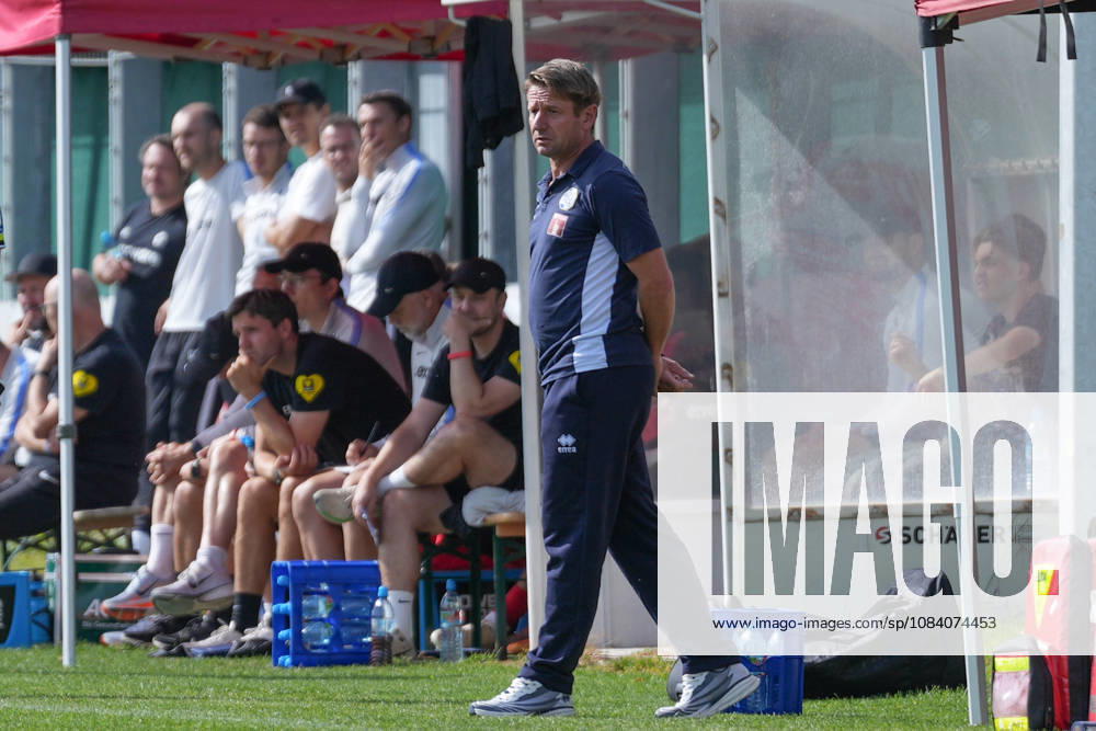 Jörg «Udo» Portmann (FC Luzern, Cheftrainer) , Deutschland, Fussball, Testspiel, SC Freiburg vs. FC Luzern, 03.10.2026, Europa-Park Stadion, Trainingsplatz, Freiburg Freiburg Europa-Park Stadion, Trainingspl Baden-Wuerttemberg Deutschland