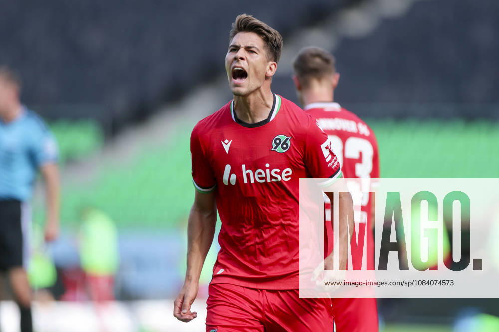 Franz Roggow (Hannover 96) bejubelt seinen Treffer zum 2:0 waehrend des Freundschaftsspiels zwischen Hannover 96 und dem SC Verl, Heinz von Heiden Arena am 03. October 2026 in Hannover, Deutschland. (Foto von Marco Steinbrenner DeFodi Images) +++ Franz Roggow (Hannover 96) celebrates after scoring his teams second goal during the Friendly match between Hannover 96 and SC Verl at Heinz von Heiden Arena on October 3, 2026 in Hannover, Germany. (Photo by Marco Steinbrenner DeFodi Images) (Photo by Marco Steinbrenner DeFodi Images) -