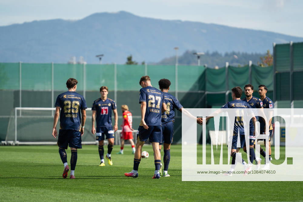 Fussball Testspiel, SC Freiburg - FC Luzern, v.l. Torjubel FC Luzern nach dem 1:1 Ausgleichstreffer von Lars Villiger (27, FC Luzern) Freiburg