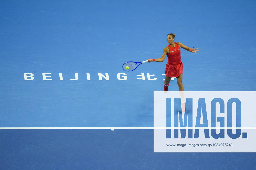 (261003) -- BEIJING, Oct. 3, 2026 -- Zheng Qinwen of China hits a return to Anna Kalinskaya of Russia during the women s singles second round match at 2026 China Open tennis tournament in Beijing, China, Oct. 3, 2026. ) (SP)CHINA-BEIJING-TENNIS-CHINA OPEN-WOMEN S SINGLES(CN) XiexHan