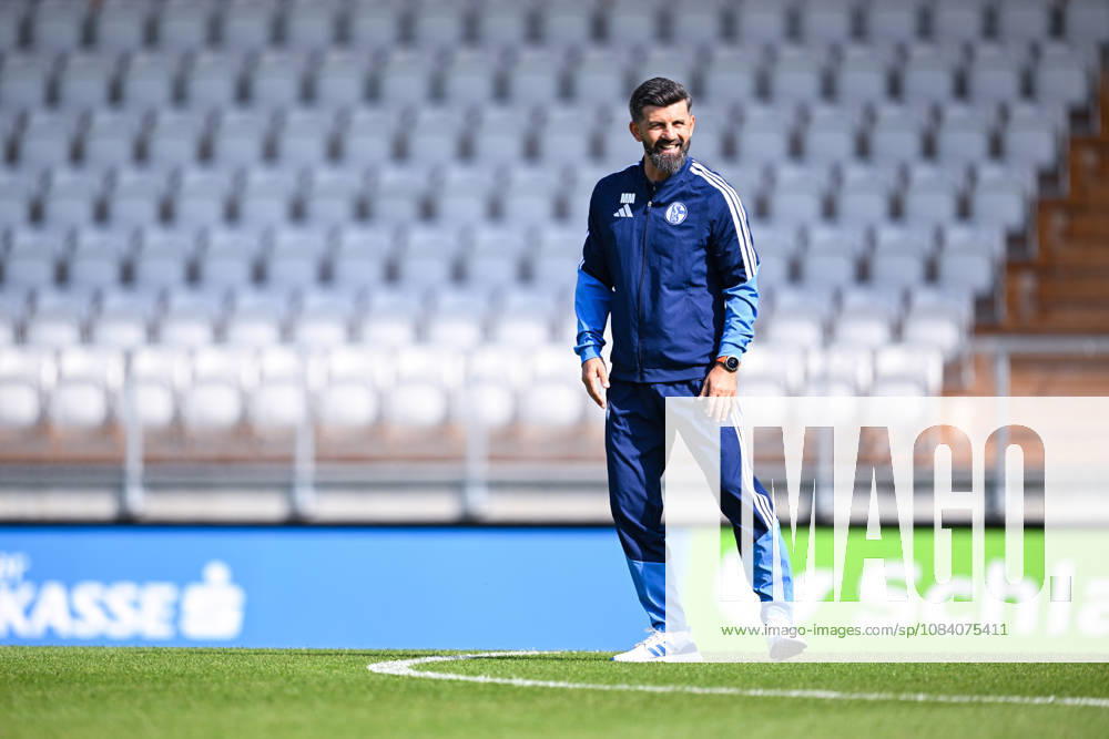 Fussball, Saison 2026 2027, Testspiel, SC Austria Lustenau - FC Schalke 04, Trainer Miron Muslic (FC Schalke 04) xRHR-FOTO YYx