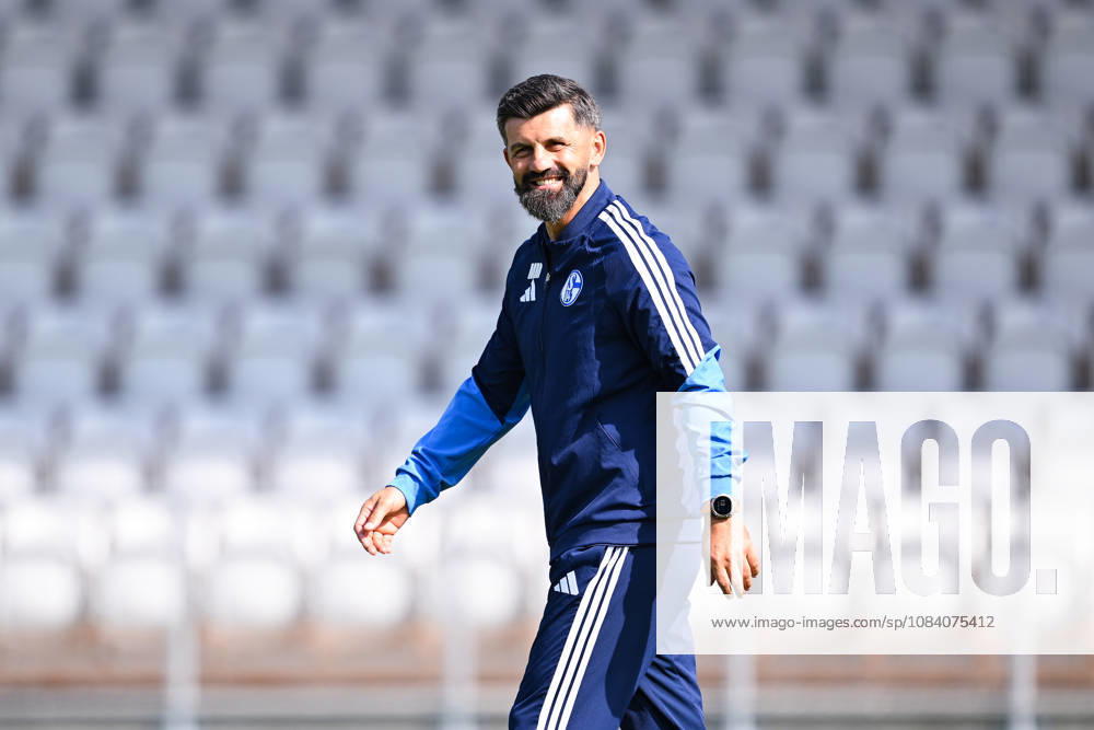 Fussball, Saison 2026 2027, Testspiel, SC Austria Lustenau - FC Schalke 04, Trainer Miron Muslic (FC Schalke 04) xRHR-FOTO YYx