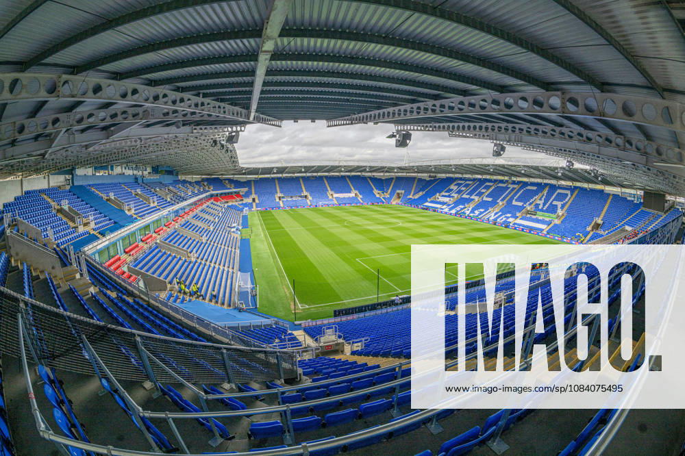 Reading v Bradford City, EFL Sky Bet League 1 Wide view of Select Car Leasing Stadium during the EFL Sky Bet League 1 match between Reading and Bradford City at the Select Car Leasing Stadium, Reading, UK on 3 October 2026. Reading Select Car Leasing Stadium Berkshire UK Editorial use only DataCo restrictions apply See www.football-dataco.com ,