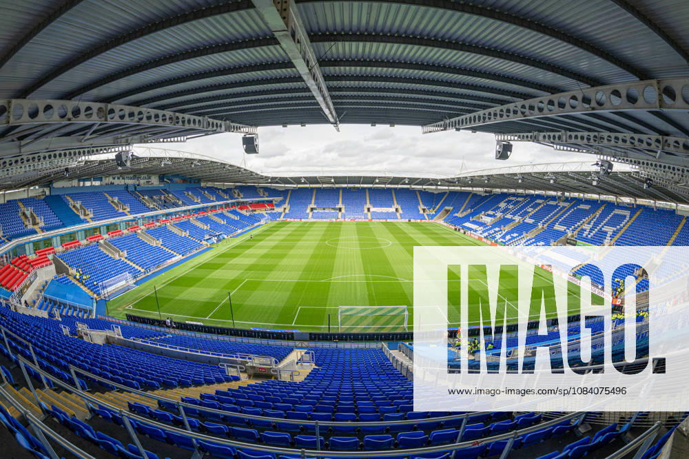 Reading v Bradford City, EFL Sky Bet League 1 Wide view of Select Car Leasing Stadium during the EFL Sky Bet League 1 match between Reading and Bradford City at the Select Car Leasing Stadium, Reading, UK on 3 October 2026. Reading Select Car Leasing Stadium Berkshire UK Editorial use only DataCo restrictions apply See www.football-dataco.com ,