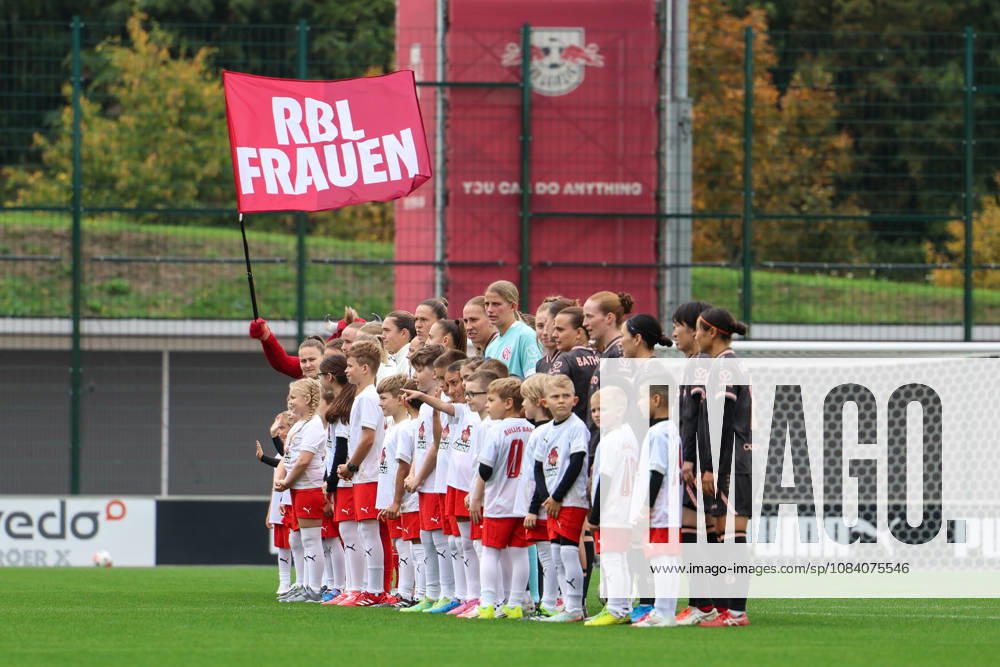 Deutschland: Fußball Google Pixel Frauen-Bundesliga 2026 - 2027, 6. Spieltag - RB Leipzig gegen FSV Mainz 05, Trainingszentrum von RB Leipzig (Leipzig): Einlauf Teams