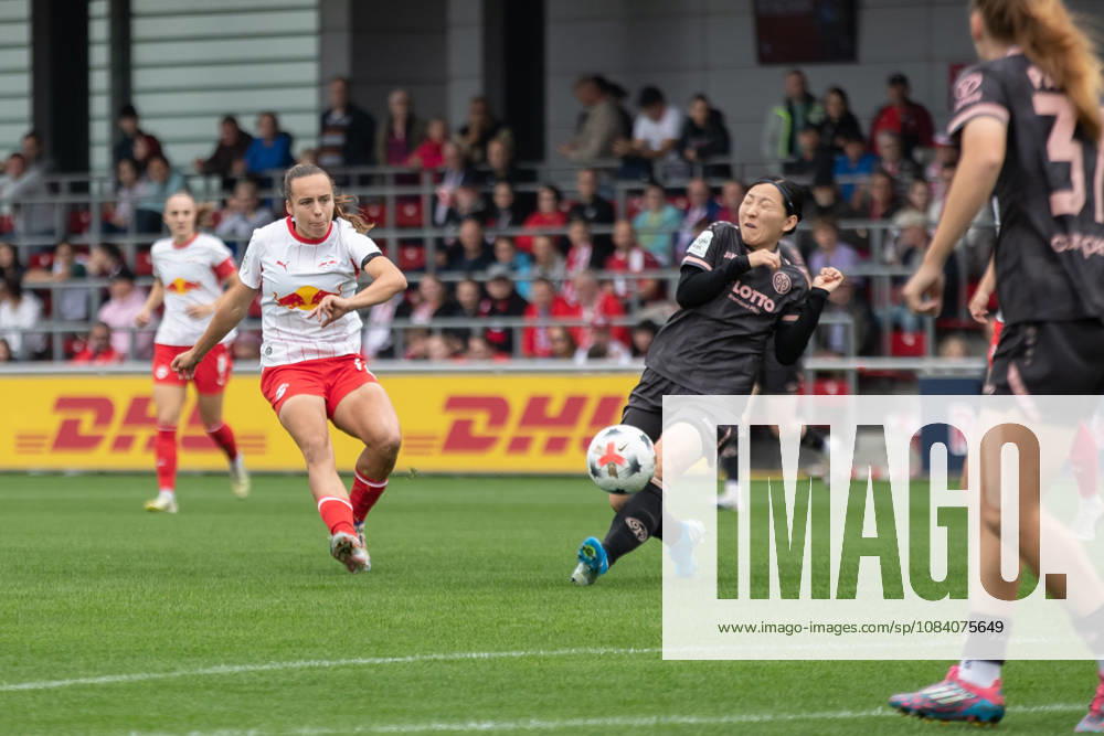 Google Pixel Frauen-Bundesliga, RB Leipzig - FSV Mainz 05; 03.10.2026 Jasmien Mathys (12, RB Leipzig) mit einem Schussversuch. Fußball, Google Pixel Frauen-Bundesliga, Saison 2026 2027, 6. Spieltag: RB Leipzig vs. FSV Mainz 05 am 03.10.2026, Trainingszentrum Cottaweg, Leipzig. DFB REGULATIONS PROHIBIT ANY USE OF PHOTOGRAPHS AS IMAGE SEQUENCES AND OR QUASI-VIDEO.