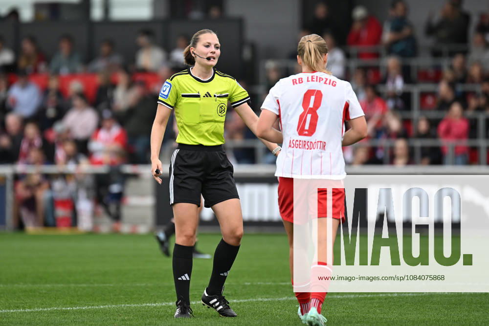 Fußball I Frauen I Saison 2026-2027 I Bundesliga I 6. Spieltag I RB Leipzig - 1. FSV Mainz 05 I 03.10.2026 Schiedsrichterin Selina Menzel, Emilia Asgeirsdottir (8, Rasenballsport Leipzig) Leipzig RB Trainingszentrum, Cottaweg 7 Sachsen Deutschland