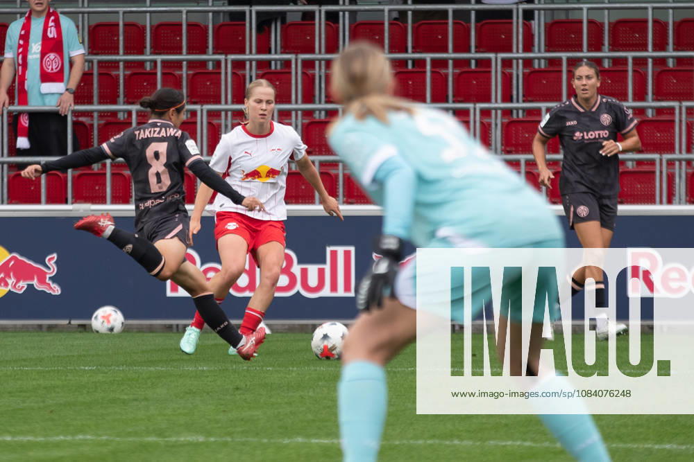 Google Pixel Frauen-Bundesliga, RB Leipzig - FSV Mainz 05; 03.10.2026 Emilia Kiaer Asgeirsdottir (8, RB Leipzig). Fußball, Google Pixel Frauen-Bundesliga, Saison 2026 2027, 6. Spieltag: RB Leipzig vs. FSV Mainz 05 am 03.10.2026, Trainingszentrum Cottaweg, Leipzig. DFB REGULATIONS PROHIBIT ANY USE OF PHOTOGRAPHS AS IMAGE SEQUENCES AND OR QUASI-VIDEO.