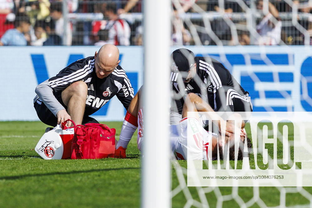 Thijs Dallinga (1. FC Köln, 27) injured himself during the friendly match between FC Viktoria Köln vs. 1. FC Köln at the Sportpark Hoehenberg on October 3, 2026 in Koeln, Germany. DFL REGULATIONS PROHIBIT ANY USE OF PHOTOGRAPHS AS IMAGE SEQUENCES AND OR QUASI-VIDEO. Nordrhein-Westfalen Germany