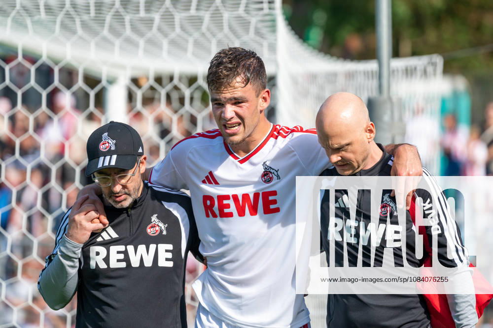 Thijs Dalinga (1. FC Koeln, 27) muss verletzt den Platz verlassen. FC Viktoria Koeln vs. FC Hansa Rostock , Fussball, 3. Liga, 05. Spieltag, Saison 2026 2027, 11.09.2026 DFL DFB Regulations prohibit any use of Photographs as image sequences and or Quasivideo FC Viktoria Koeln vs. FC Hansa Rostock, Fussball, 3. Liga, 05. Spieltag, Saison 2026 2027, 11.09.2026 Koeln