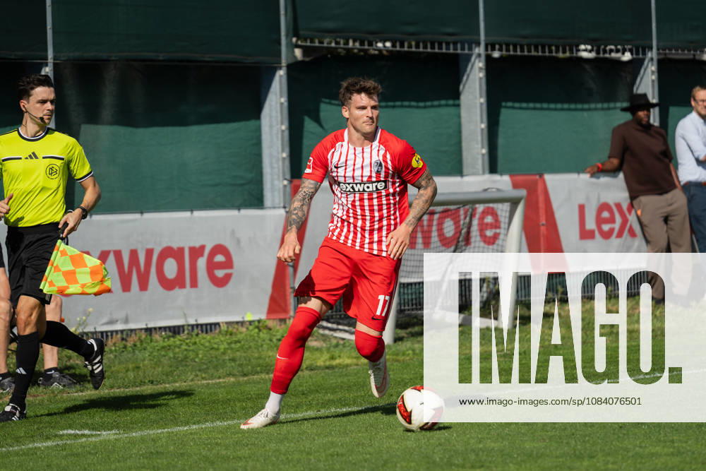 Fussball Testspiel, SC Freiburg - FC Luzern, v.l. Lukas Kübler (17, SC Freiburg) Freiburg