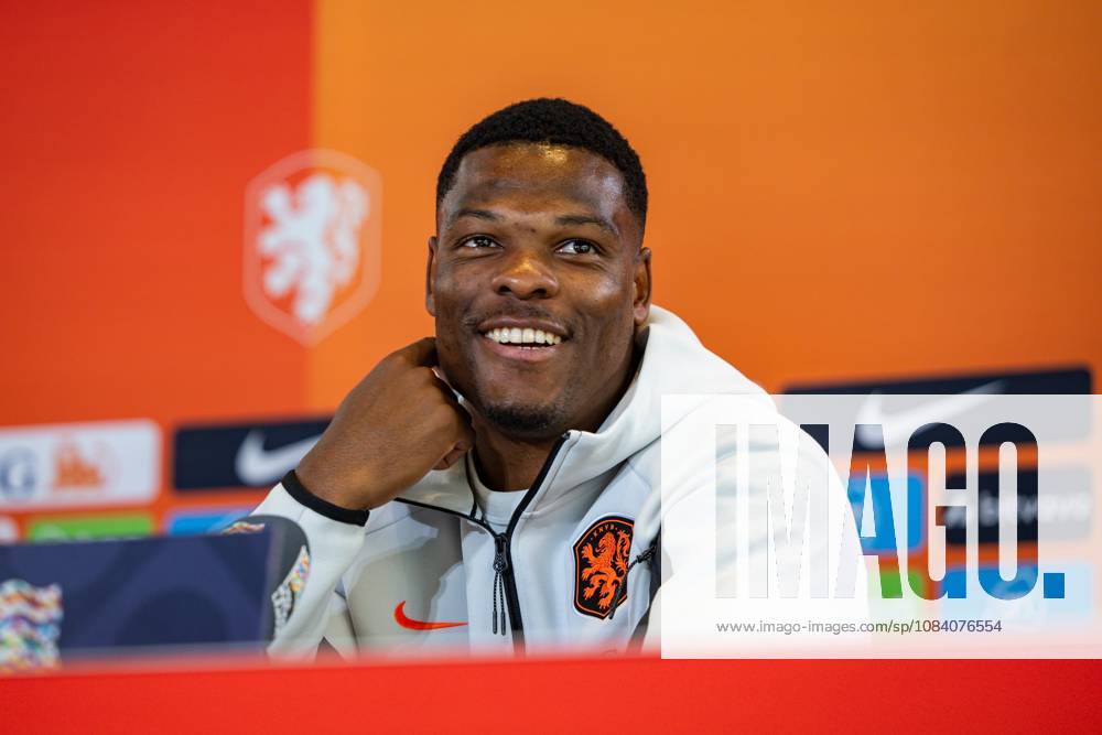 ZEIST - Denzel Dumfries during a press conference, PK, Pressekonferenz at the KNVB Campus in preparation for the Nations League match against Serbia. SONNY LENSEN ANP ANPxSportx IVx 571380199 originalFilename: 571380199