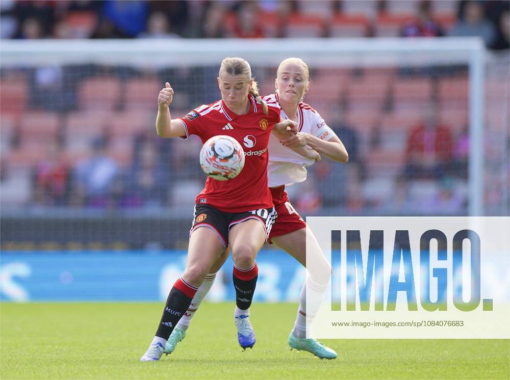 Football - FA Women s Super League - Liverpool FC Women v Everton FC Women LIVERPOOL, ENGLAND - Sunday, September 27, 2026: Manchester United, ManU Women s Elisabeth Terland (L) is challenged by Liverpool FC Women s captain Grace Fisk during the FA Womens Super League match between Liverpool FC Women and Everton FC Women, the Merseyside Derby, at Anfield. (Photo by David Rawcliffe Propaganda) LIVERPOOL Anfield MERSEYSIDE ENGLAND