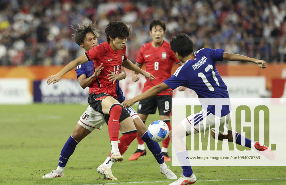 (261003) -- TOYOTA, Oct. 3, 2026 -- Bae Junho (2nd L) of South Korea competes during the men s final match of football between South Korea and Japan at 20th Asian Games Aichi-Nagoya 2026 in Toyota of Aichi Prefecture, Japan, Oct. 3, 2026. ) (SP)JAPAN-TOYOTA-ASIAN GAMES-FOOTBALL-MEN S FINAL-KOR VS JPN JiaxHaocheng