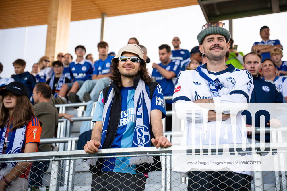 Fussball, Saison 2026 2027, Testspiel, SC Austria Lustenau - FC Schalke 04, Fans FC Schalke 04, xRHR-FOTO YYx