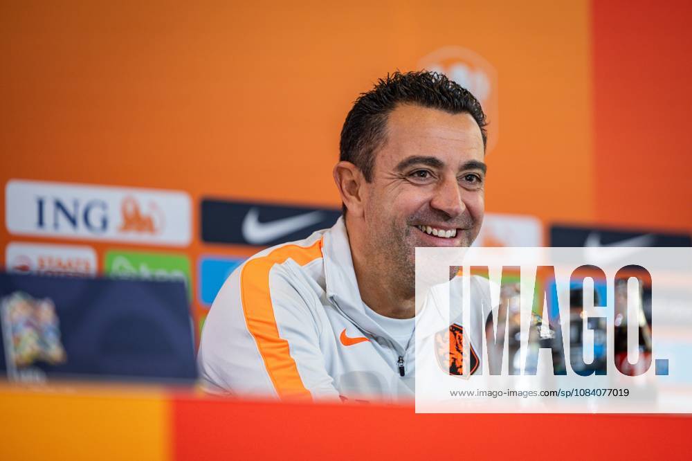 ZEIST - National coach Xavi Hernandez during a press conference, PK, Pressekonferenz at the KNVB Campus in preparation for the Nations League match against Serbia. SONNY LENSEN ANP ANPxSportx IVx 571380985 originalFilename: 571380985