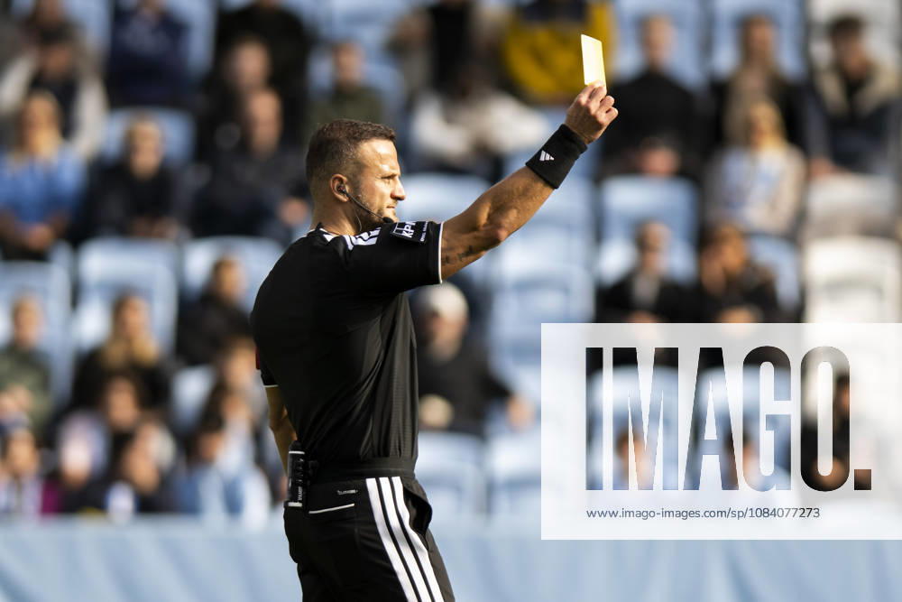 Referee Rinon Hasani showing yellow card during the Friendly match between Malmö FF and FC Nordsjälland on October 3, 2026 in Malmö. Photo: Avdo Bilkanovic BILDBYRAN COP 115 AB0391 fotboll football soccer fotball träningsmatch friendly match malmö ff fc nordsjälland bbeng