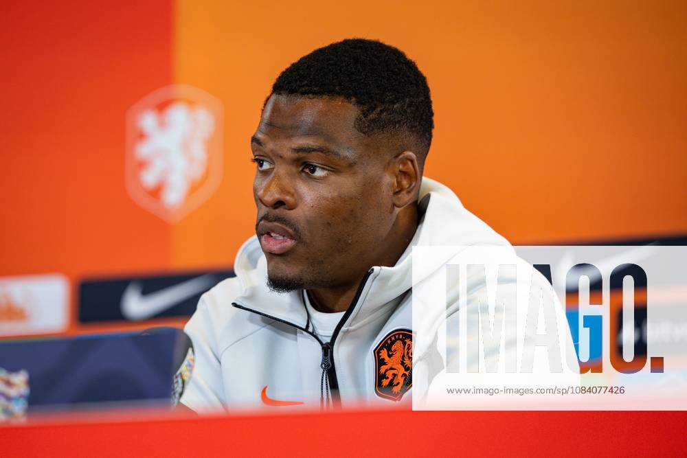 ZEIST - Denzel Dumfries during a press conference, PK, Pressekonferenz at the KNVB Campus in preparation for the Nations League match against Serbia. SONNY LENSEN ANP ANPxSportx IVx 571381765 originalFilename: 571381765