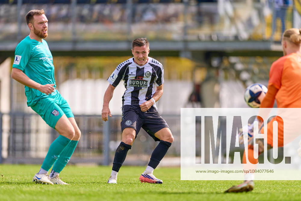 Tim Weissmann (FSV Frankfurt, 04), Torschuss Michael Kleinschrodt (VfR Aalen, 09), Lucas Becker (FSV Frankfurt, 01) GER, VfR Aalen vs. FSV Frankfurt, Fussball, Regionalliga Suedwest - Herren, 10. Spieltag, Spielzeit 2026 2027, 03.10.2026 GER, VfR Aalen vs. FSV Frankfurt, Fussball, Regionalliga Suedwest - Herren, 10. Spieltag, Spielzeit 2026 2027, 03.10.2026 Aalen