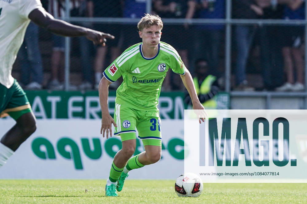 Fussball: Österreich: Testspiel 2025 2026 - 03.10.2026 - SC Austria Lustenau vs. FC Schalke 04 - SUN MINIMEAL Arena (Lustenau, Österreich); Luca Vozar (Schalke 04)