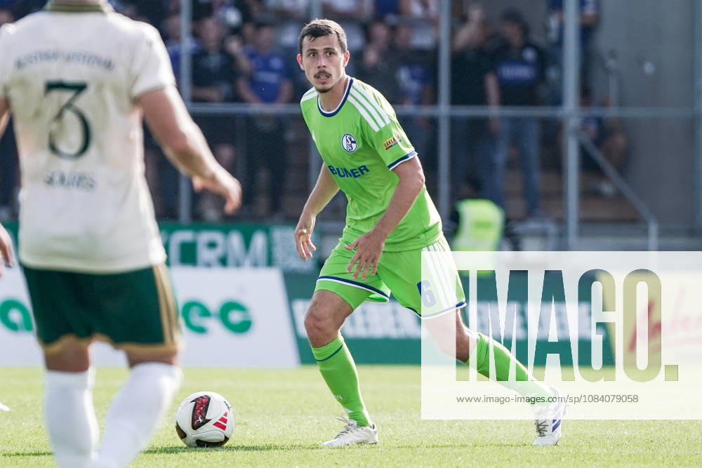 Fussball: Österreich: Testspiel 2025 2026 - 03.10.2026 - SC Austria Lustenau vs. FC Schalke 04 - SUN MINIMEAL Arena (Lustenau, Österreich); Ron Schallenberg (Schalke 04)