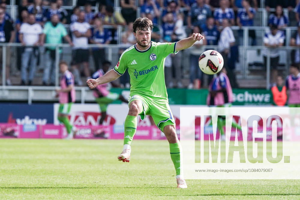 Fussball: Österreich: Testspiel 2025 2026 - 03.10.2026 - SC Austria Lustenau vs. FC Schalke 04 - SUN MINIMEAL Arena (Lustenau, Österreich); Adrian Gantenbein (Schalke 04)