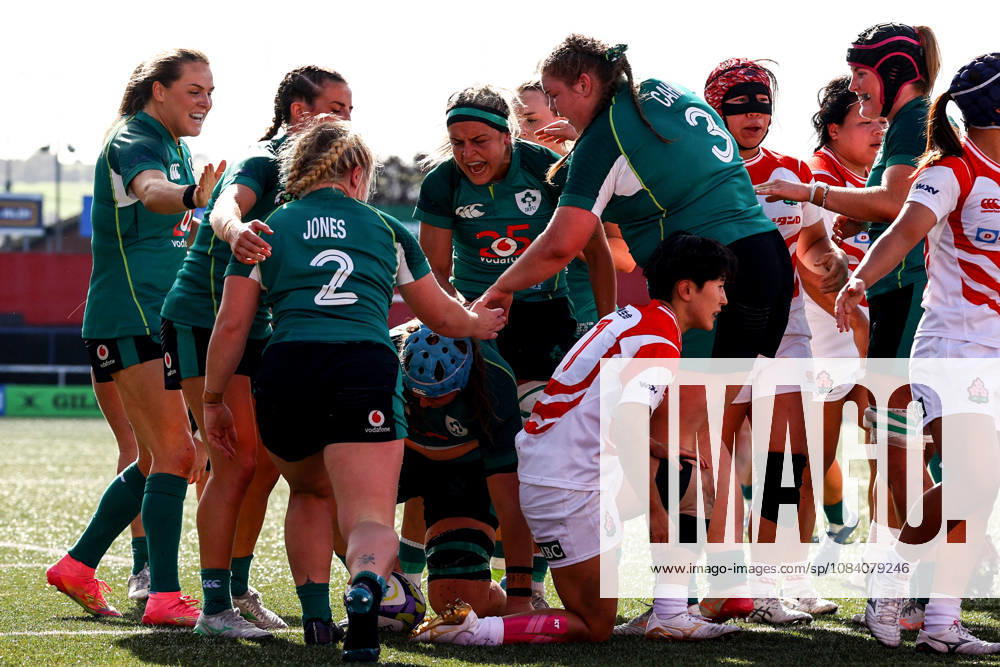 Women s International Test Match, Virgin Media Park, Cork 3 10 2026 Ireland vs Japan Ireland s BÃ BÃ ibhinn Parsons, Emily Lane, Erin King, Aoife Dalton and Eilis Cahill celebrate after Brittany Hogan scores her side s second try 3 10 2026