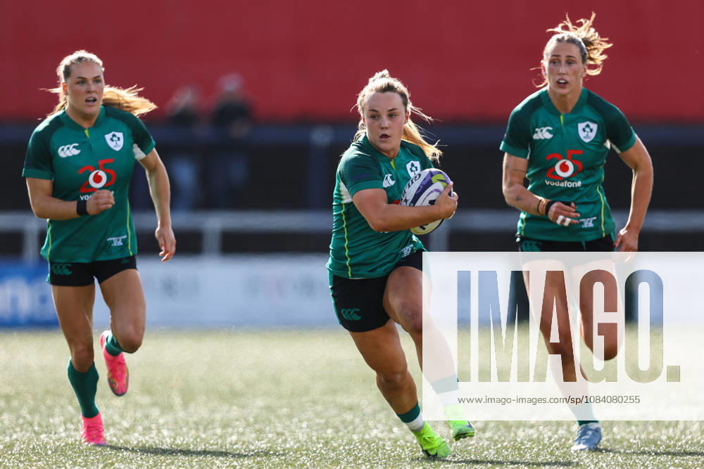 Women s International Test Match, Virgin Media Park, Cork 3 10 2026 Ireland vs Japan Ireland s BÃ BÃ ibhinn Parsons with Aoife Dalton and Anna McGann 3 10 2026