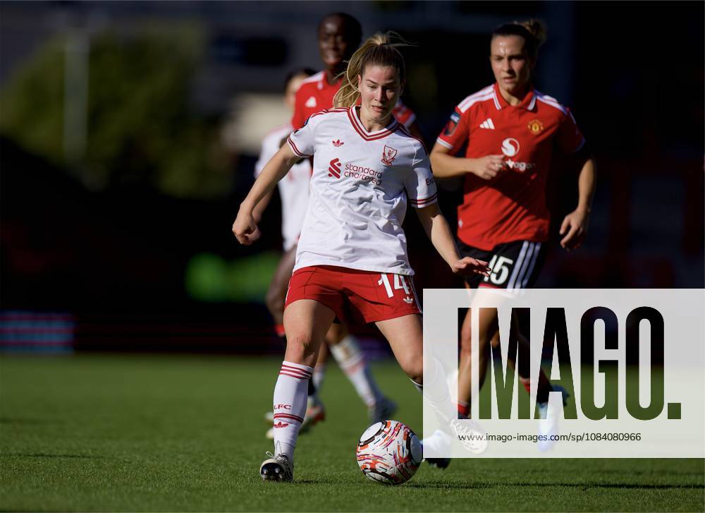 Football - FA Women s Super League - Manchester United, ManU FC Women v Liverpool FC Women LEIGH, ENGLAND - Saturday, October 3, 2026: Liverpool FC Women s Marie Höbinger during the FA Womens Super League match between Manchester United FC Women and Liverpool FC Women at Leigh Sports Village. (Photo by David Rawcliffe Propaganda) LEIGH Leigh Sports Village MANCHESTER ENGLAND