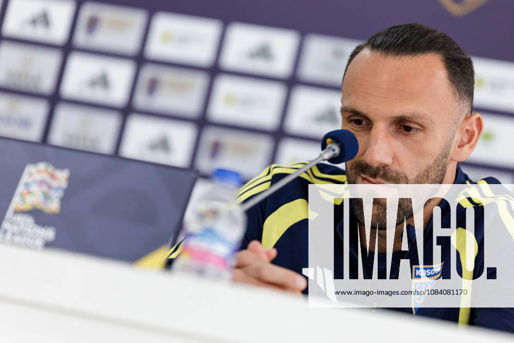 SOCCER - NL, KOS vs AUT PRISTINA,KOSOVO,03.OCT.26 - SOCCER - UEFA Nations League, OEFB international match, Länderspiel, Nationalmannschaft Kosovo vs Austria, preview, press conference, PK, Pressekonferenz team KOS. Image shows Dion Kacuri (KOS). GEPAxpictures Rauthner