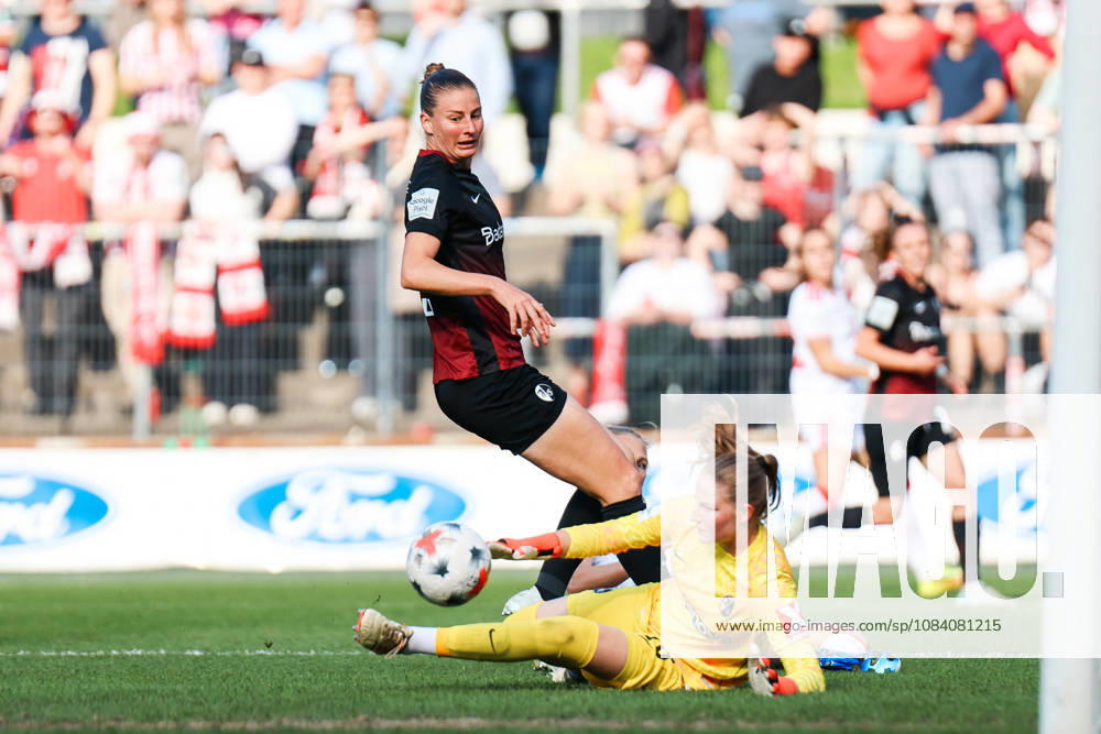 Google Pixel Frauen-Bundesliga: 1. FC Köln - SC Freiburg; 03.10.2026. Julia Stierli (SC Freiburg, 5) und Anna Reimann (SC Freiburg, 38) Google Pixel Frauen-Bundesliga: 1. FC Köln - SC Freiburg; Köln, Franz-Kremer-Stadion; 03.10.2026. DFB REGULATIONS PROHIBIT ANY USE OF PHOTOGRAPHS AS IMAGE SEQUENCES AND OR QUASI-VIDEO.