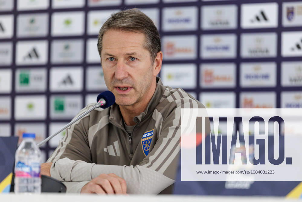 SOCCER - NL, KOS vs AUT PRISTINA,KOSOVO,03.OCT.26 - SOCCER - UEFA Nations League, OEFB international match, Länderspiel, Nationalmannschaft Kosovo vs Austria, preview, press conference, PK, Pressekonferenz team KOS. Image shows head coach Franco Foda (KOS). GEPAxpictures Rauthner