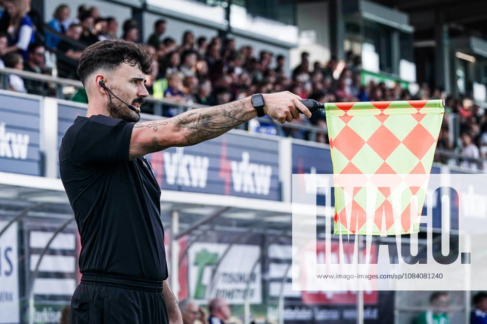 Fussball: Österreich: Testspiel 2025 2026 - 03.10.2026 - SC Austria Lustenau vs. FC Schalke 04 - SUN MINIMEAL Arena (Lustenau, Österreich); Linienrichter Nicolas Brunner