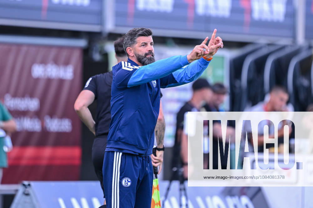 Fussball, Saison 2026 2027, Testspiel, SC Austria Lustenau - FC Schalke 04, Trainer Miron Muslic (FC Schalke 04) xRHR-FOTO YYx