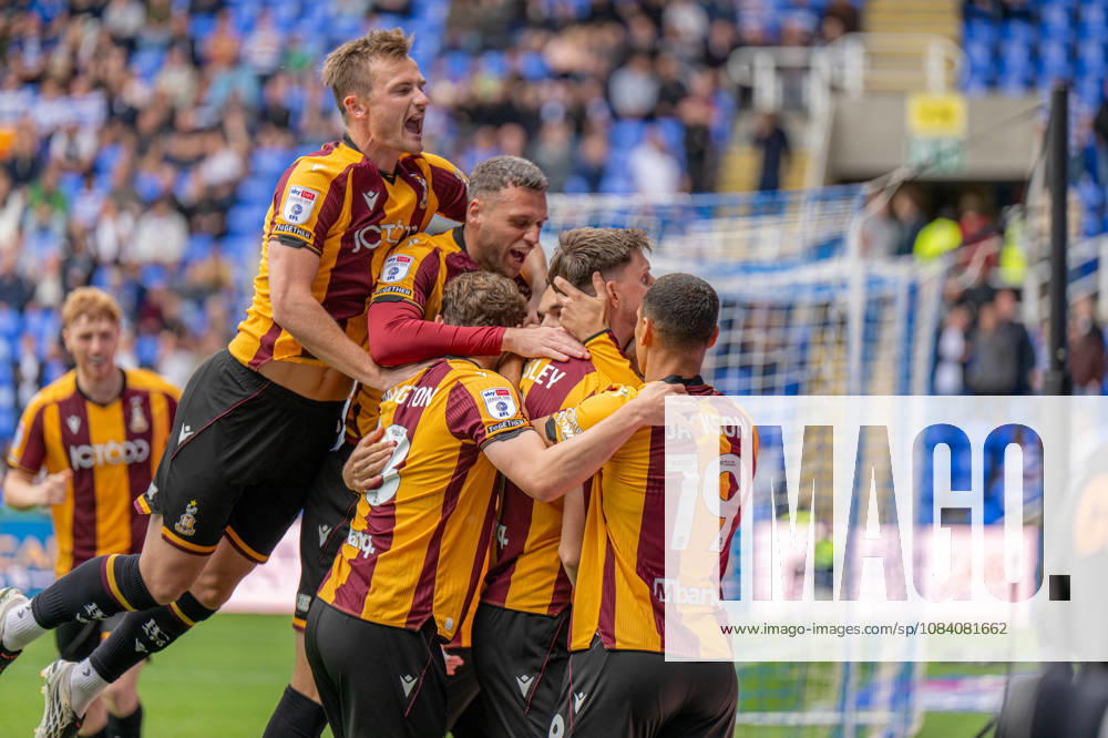 Reading v Bradford City, EFL Sky Bet League 1 Goal! Jake Beesley of Bradford City celebrates as he scores during the EFL Sky Bet League 1 match between Reading and Bradford City at the Select Car Leasing Stadium, Reading, UK on 3 October 2026. Reading Select Car Leasing Stadium Berkshire UK Editorial use only DataCo restrictions apply See www.football-dataco.com ,